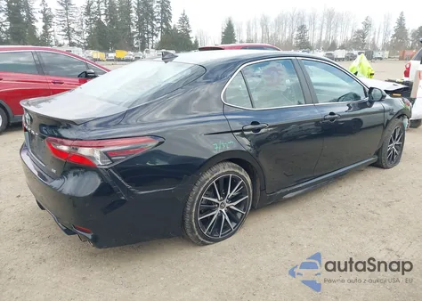 2021 Toyota Camry Se z USA, uszkodzony, nr VIN 4T1G11AKXMU581342
